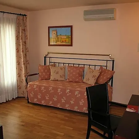 Hotel La Casa Mudejar 3*