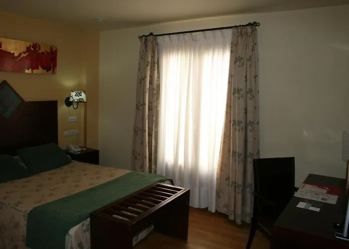 穆德哈尔之家水疗酒店 3*